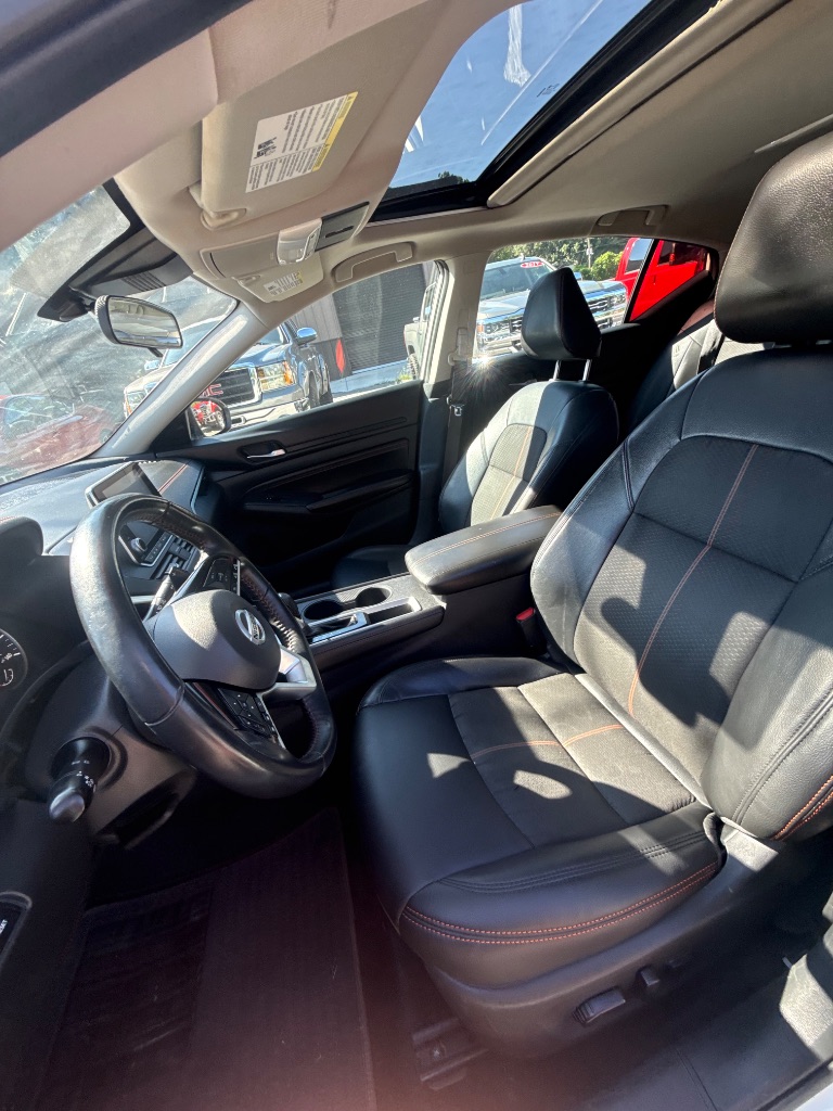 2021 Nissan Altima SR - Photo 10
