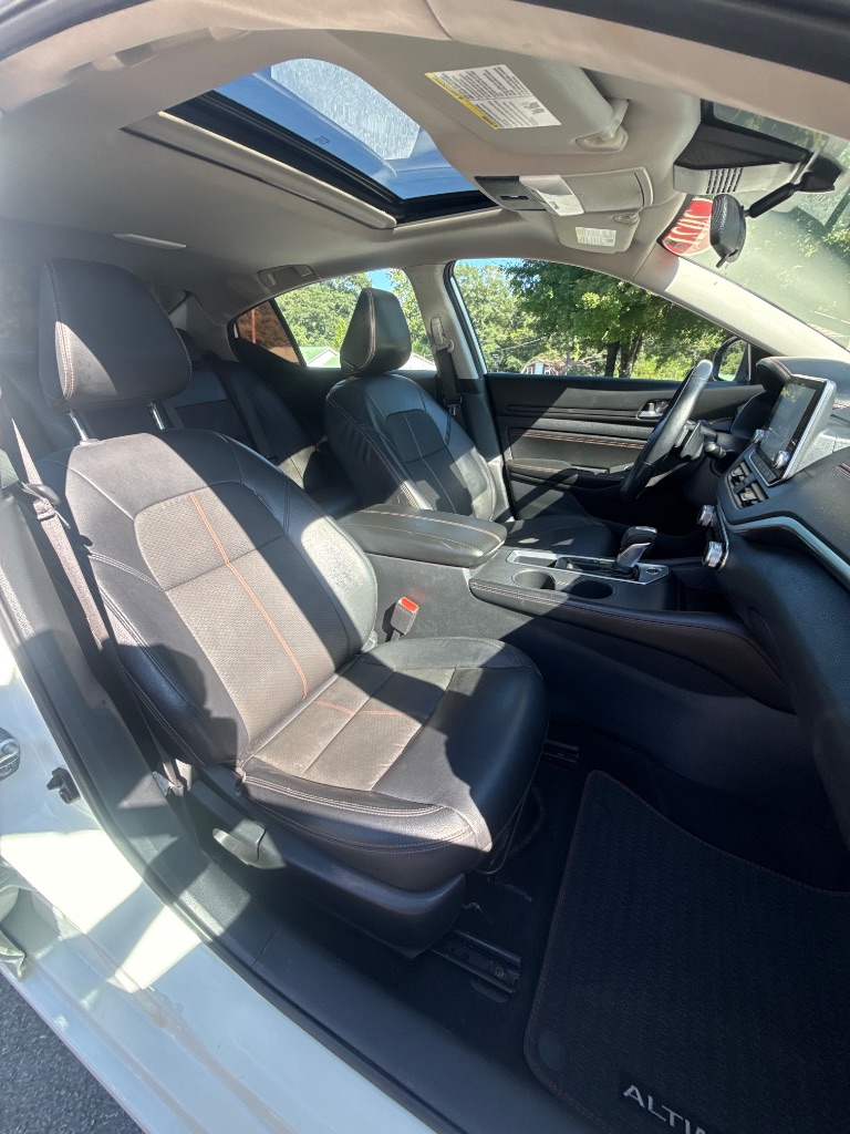2021 Nissan Altima SR - Photo 12