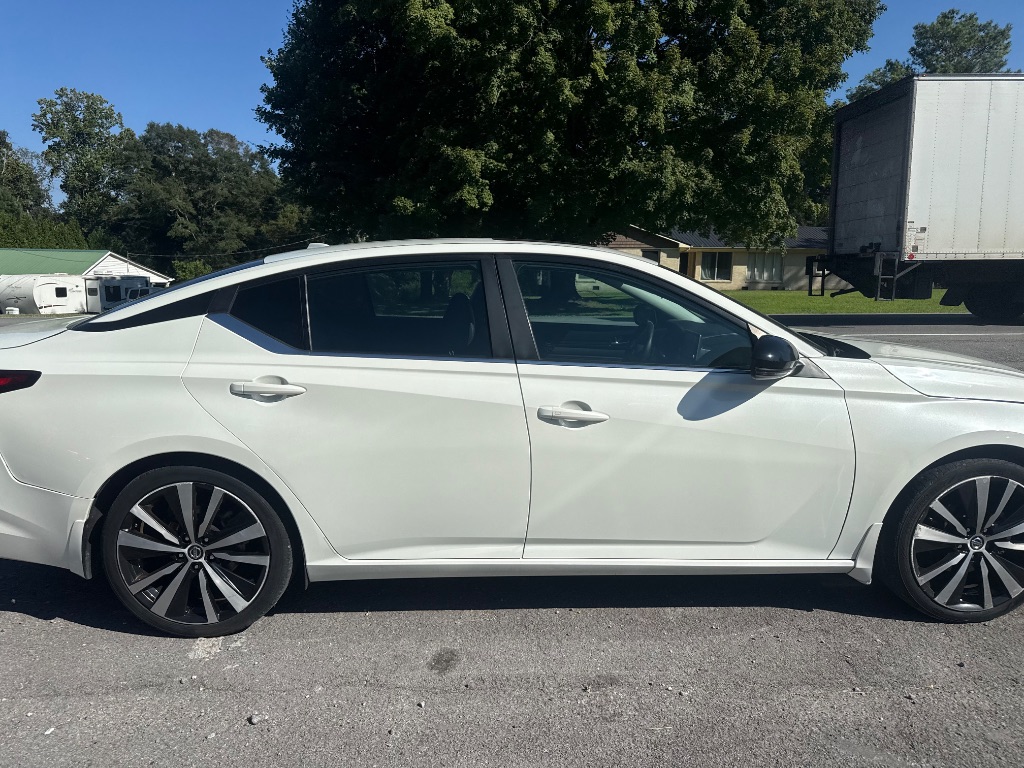 2021 Nissan Altima SR - Photo 6