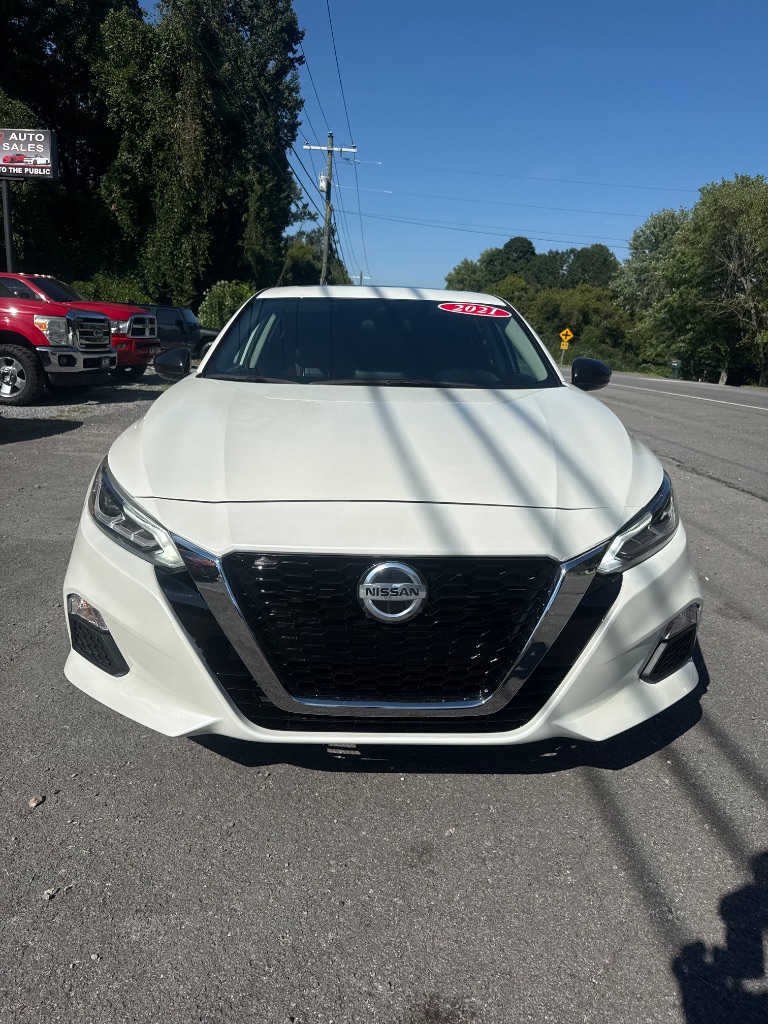 2021 Nissan Altima SR - Photo 9