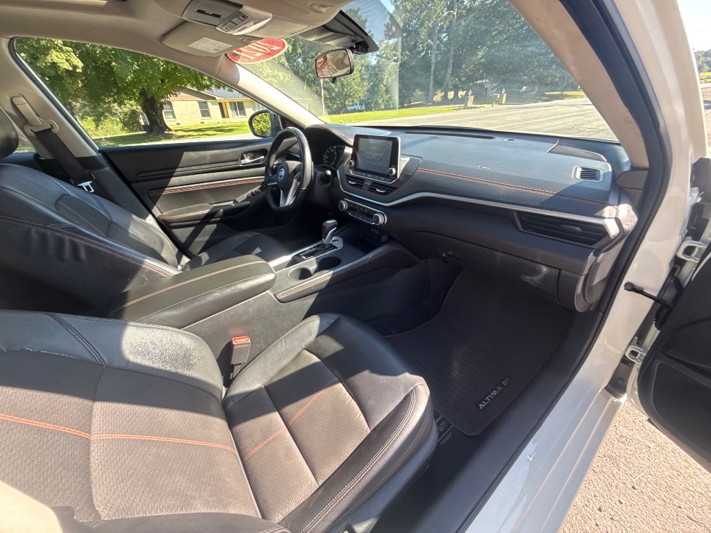 2021 Nissan Altima SR - Photo 11